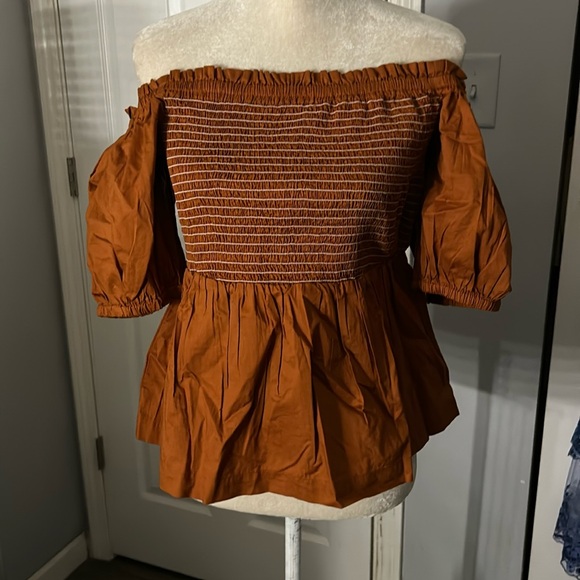 Old Navy Tops - Rusty Colored Stretchy Puffer Sleeve Flowy Top